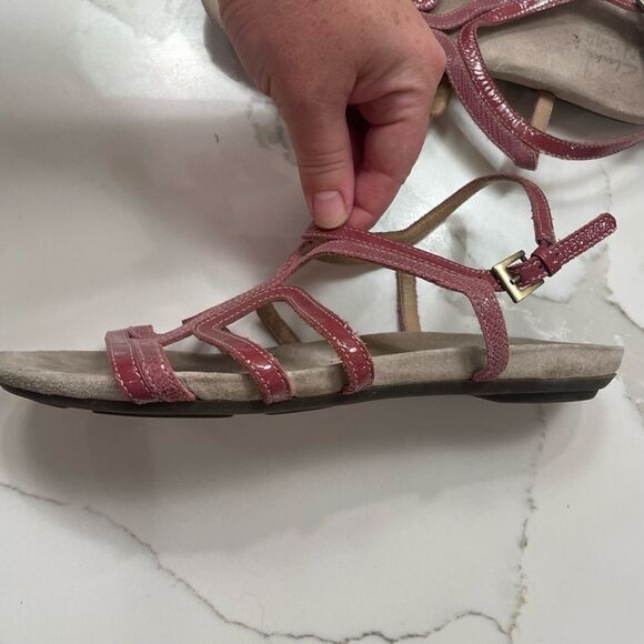 Clarks Pink flat sandals size 7 - Picture 1 of 4